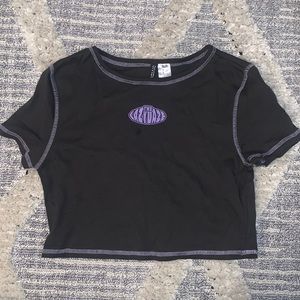 H&M THE LAZY DAZE crop top.